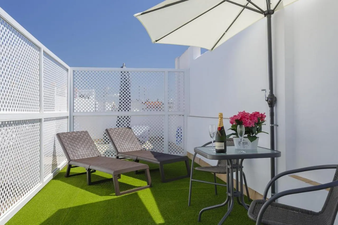 Apartamentos LOTO y LIZ by Cadiz4Rentals