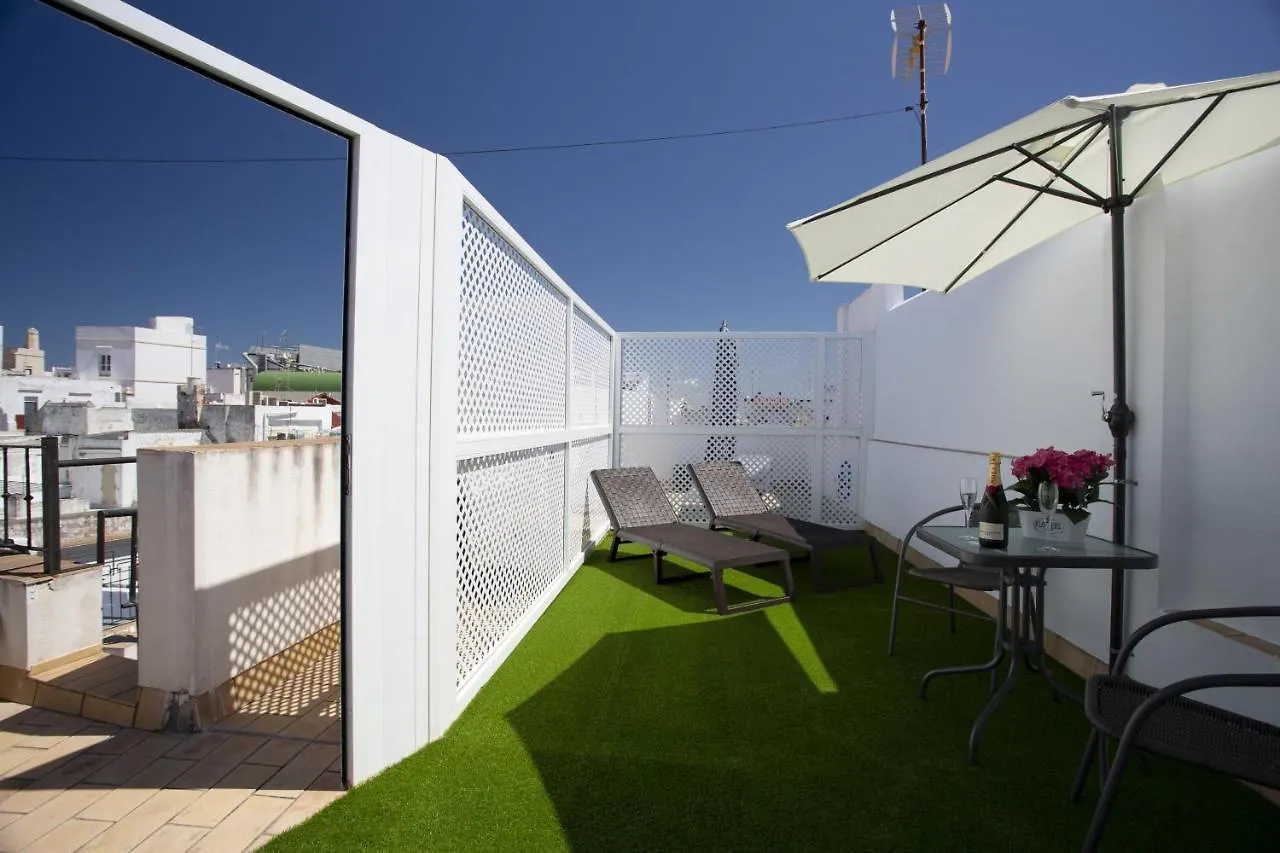 Apartamentos LOTO y LIZ by Cadiz4Rentals