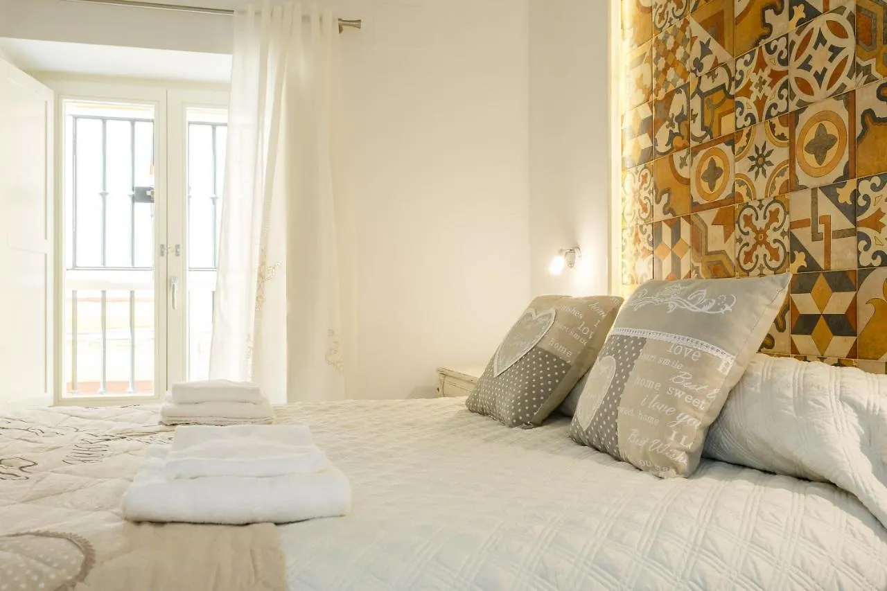 Apartamentos LOTO y LIZ by Cadiz4Rentals España