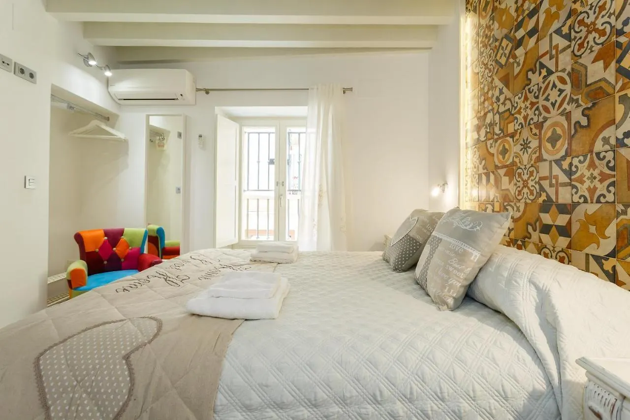 Apartamentos LOTO y LIZ by Cadiz4Rentals 0*,