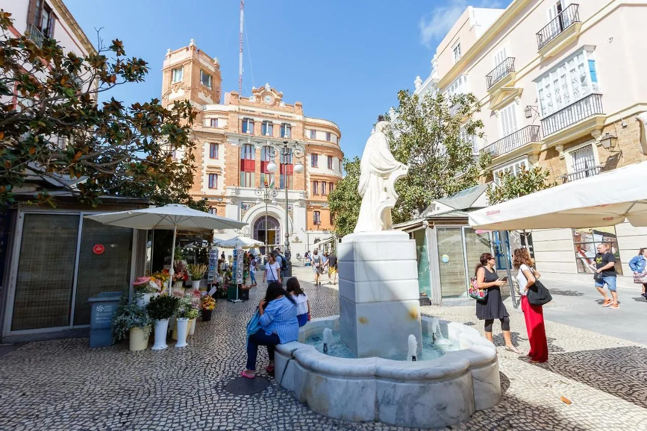 Apartamentos LOTO y LIZ by Cadiz4Rentals